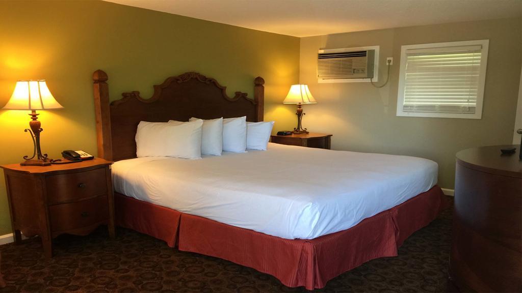 Kentucky Lake Inn Gilbertsville Habitación foto